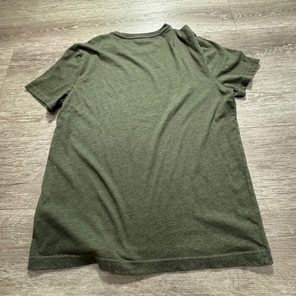 Banana Republic Shirt Mens Large Olive Green Cotton Northwest Bear Gorpcore Tee
